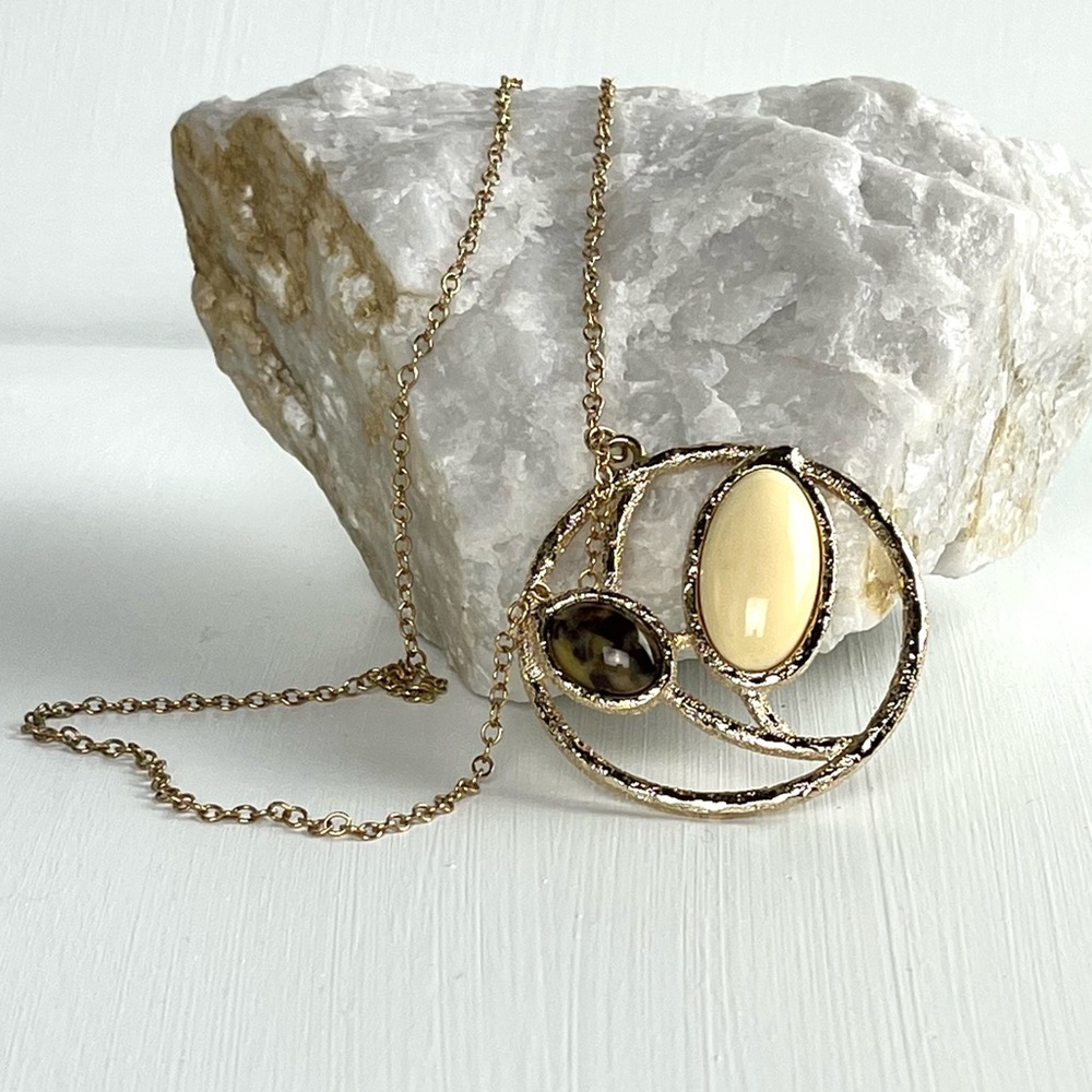 Vintage 1970’s Sarah Coventry Signed Desert Flower Pendant Necklace - Picture 3 of 16